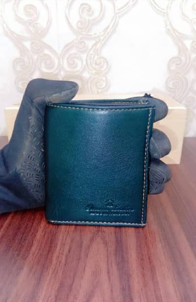 NEW UNTOUCH WALLETS