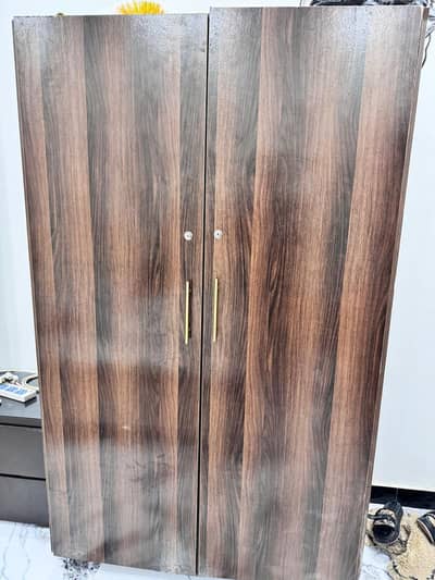 Almari ( wardrobe for Home in good condition