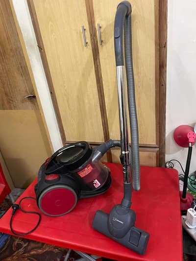 Piranha Ruby 2400 Watts  Electric Vacuum Cleaner