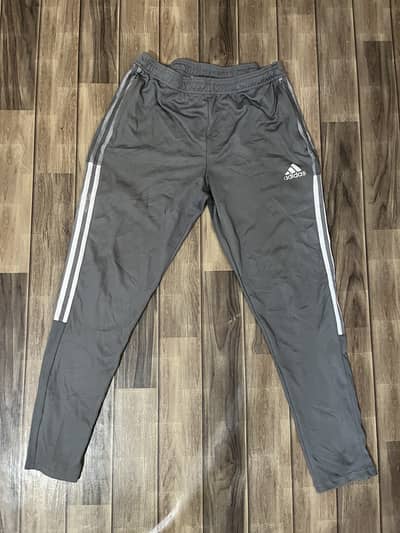 If you want in wholesale branded stuff then let me know 03308457082 Wh