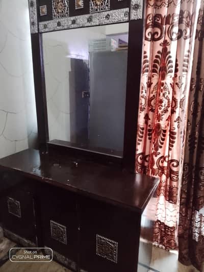dressing table