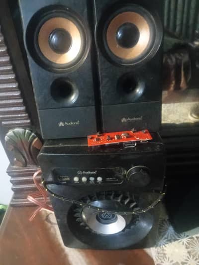 auddionic speaker  for sale  Bluetooth  wala hn