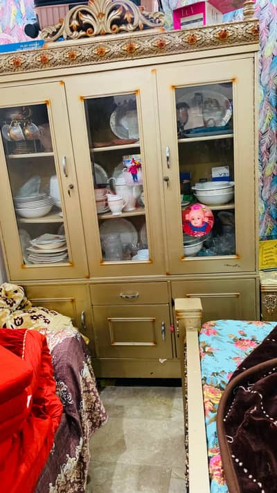 showcaae, singhaar maze, safealmari All for sale