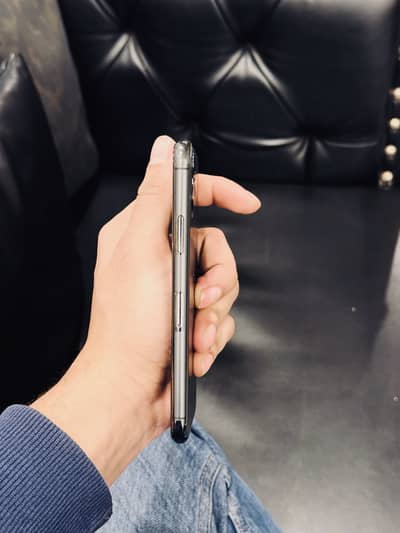 I phone 11 pro pta approved 256