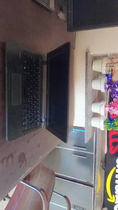 Hp laptop 5th generation 8ram 128 gb withssd in good condition