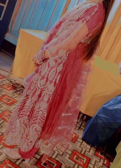 pink maxsi urgent for sell price 6k