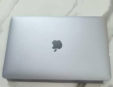 MacBook Pro 2017 (A1708)  Pro 8 Gb Ram 256 Gb SSD