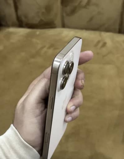 16 Pro Max Desert Titanium 256 GB