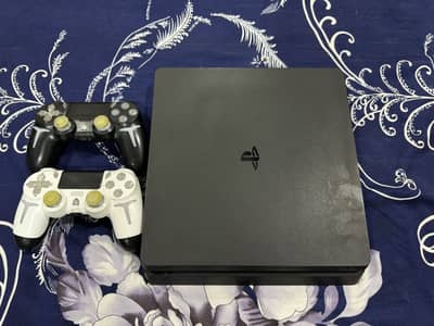 PlayStation 4 Slim 500GB | 2 Original Controllers | Like New