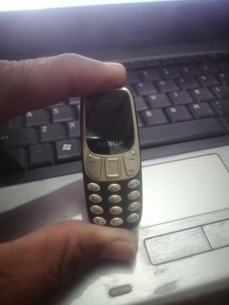 mini Nokia. . 1
