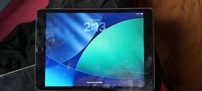 apple ipad 8th generation 128GB box available hai