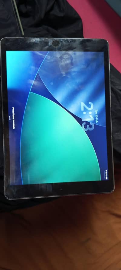 apple ipad 8th generation 128GB box available hai