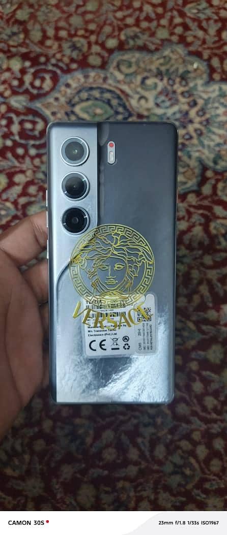 TECHNO CAMON 40 PRO 1