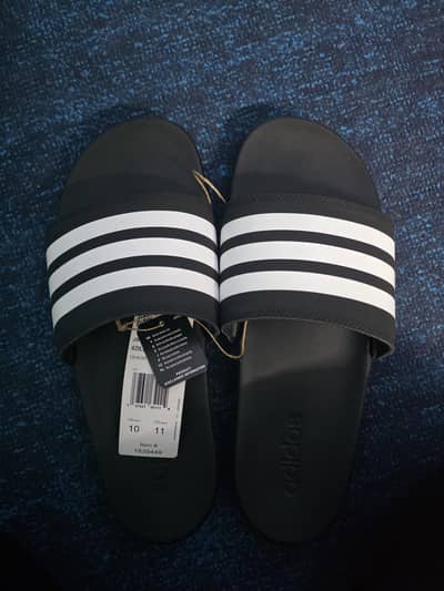 ORIGINAL ADIDAS SLIDES SIZE 10