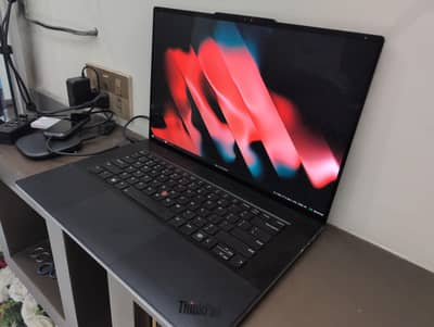 ThinkPad Z16 4K+ OLED 32GB 2TB Ryzen 7 6850H (i7 12th gen)