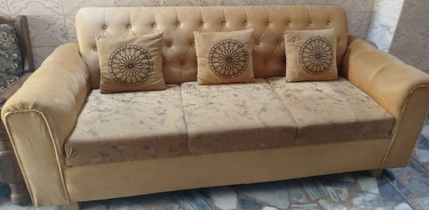 6 sitter sofa for sale near General Hospital Lahore