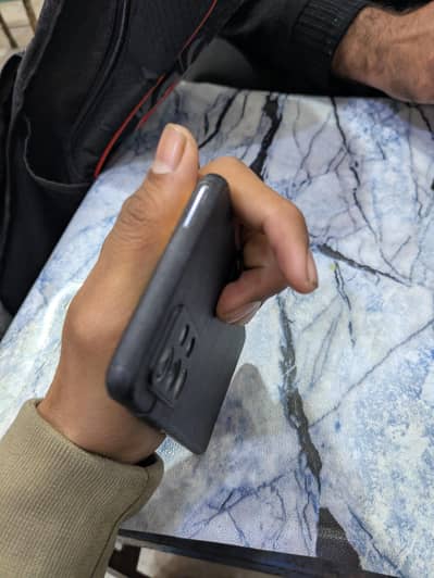 a52s sirf set ha lakin set ma koi issuie nhi