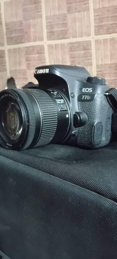 Canon EOS 77D