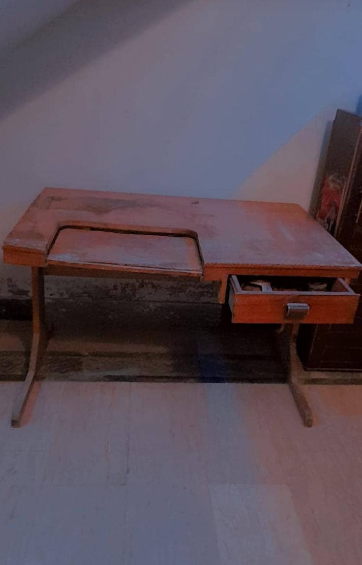 wooden computer table 1