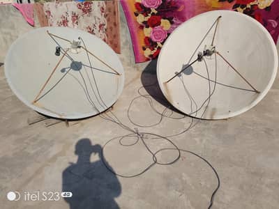 2 dish  or 1  receiver