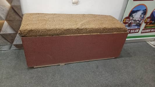 side tabel 4 feet by 1.5