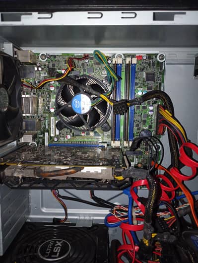 Intel Custom Board DQ77MK 4 ram slots