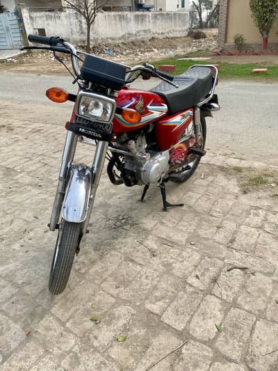 Honda 125 model 2016 condition 10 by 10