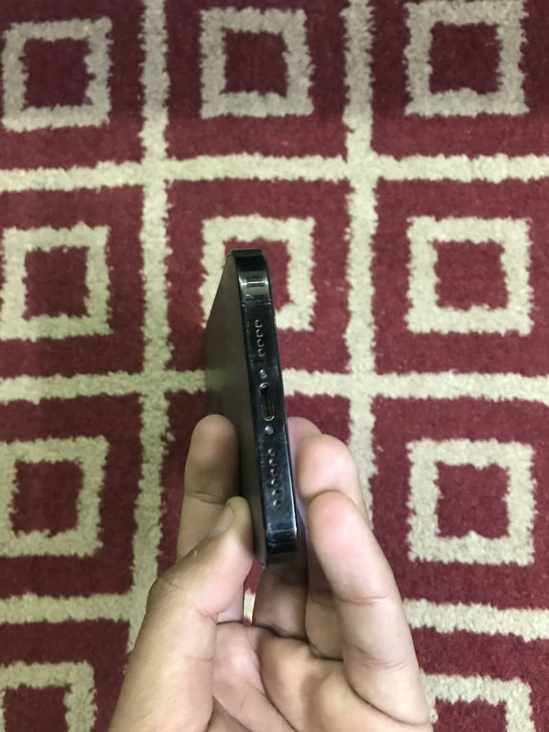 iPhone 14 pro max Patch 1