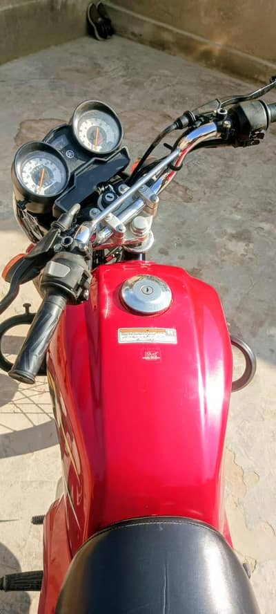 YAMAHA YB125Z RED COLOR NO WORK REQUIRED ALL PUNJAB REGISTERED