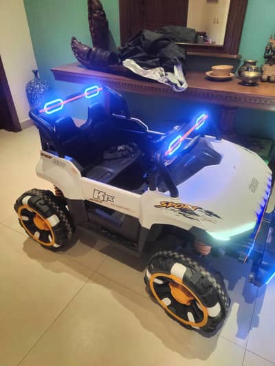 Bacchon ki bilkul brand new jeep