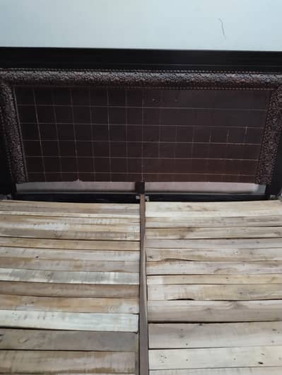 USED BED LARGE WITH LARGE MIRROR