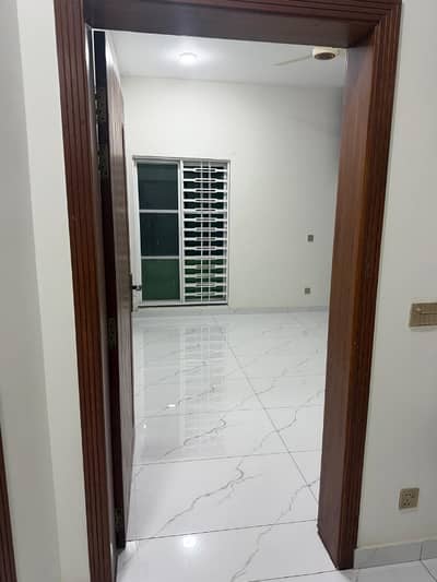 10 MARLA LUXURY UPPER PORTION FOR RENT IN WAPDA TOWN PHASE 1