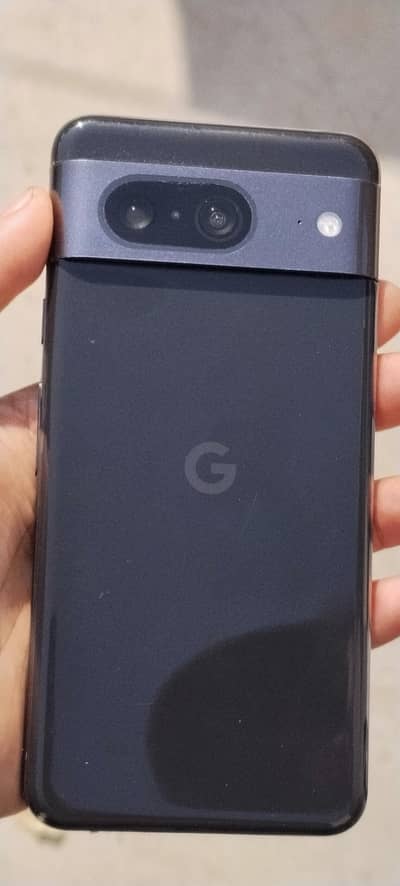 Google pixel 8 . condition 10/9 . All original water pack