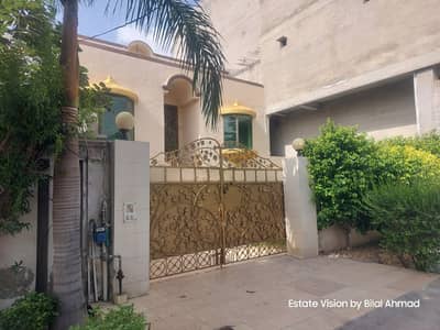 Beautiful House of 10 Marla with 5 Bed room for Rent in Kohinor Town