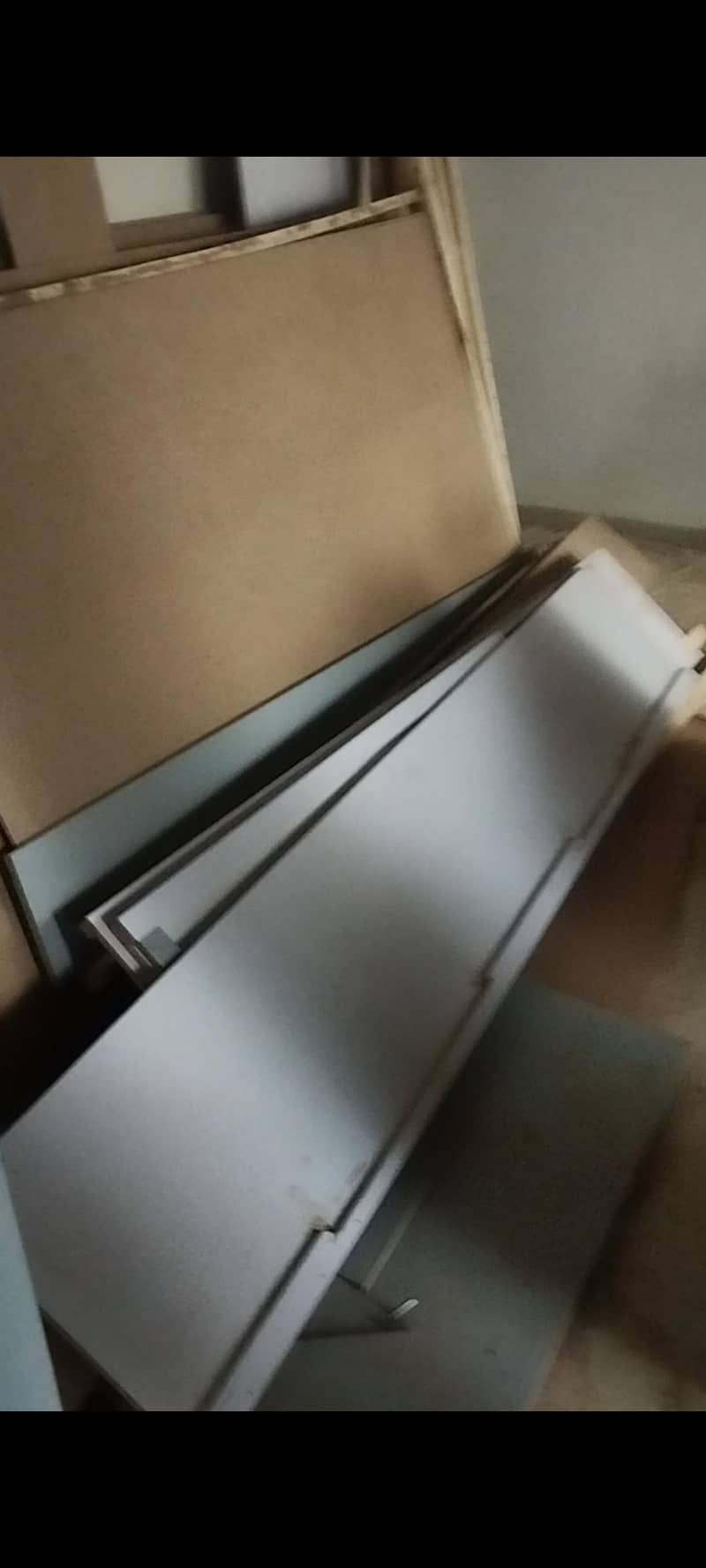 almost new sheets & cabnets 0