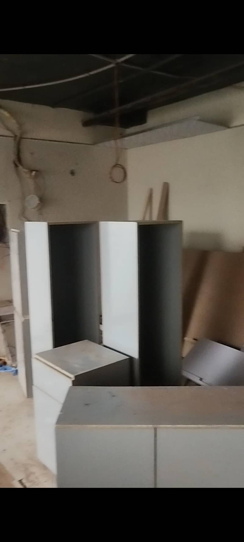 almost new sheets & cabnets 6