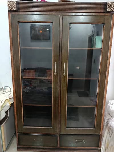 Wooden Showcase Cabinet – Excellent Condition – Stylish Display Unit