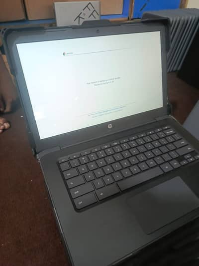 HP Chromebook 14 G5 Touch Screen 4GB Ram 32GB  SSD Type C Charger