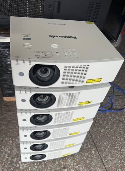 Multimedia VPs projector Panasonic 2k, 4k, UJD, Full hd epson optoma