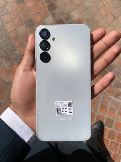 Samsung A16 10/10 only 1 month used