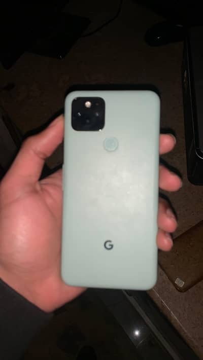 GOOGLE PIXEL 5 5G FOR SALE 10/10 CONDITION NO REAPIR AND NOT SHADED .