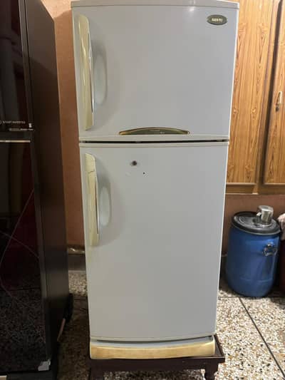 Saniyo refrigerator with no frost