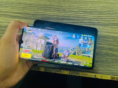 OnePlus 7T 256 dual SIM working. Back broken but performance is 100%