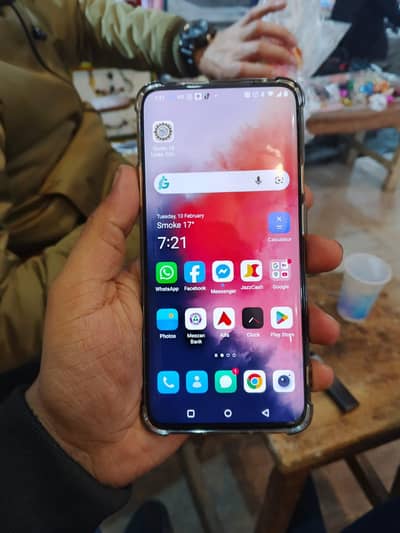 selling one plus mcelran7T pro 12/256 gb 10/10 condition  I ama  This