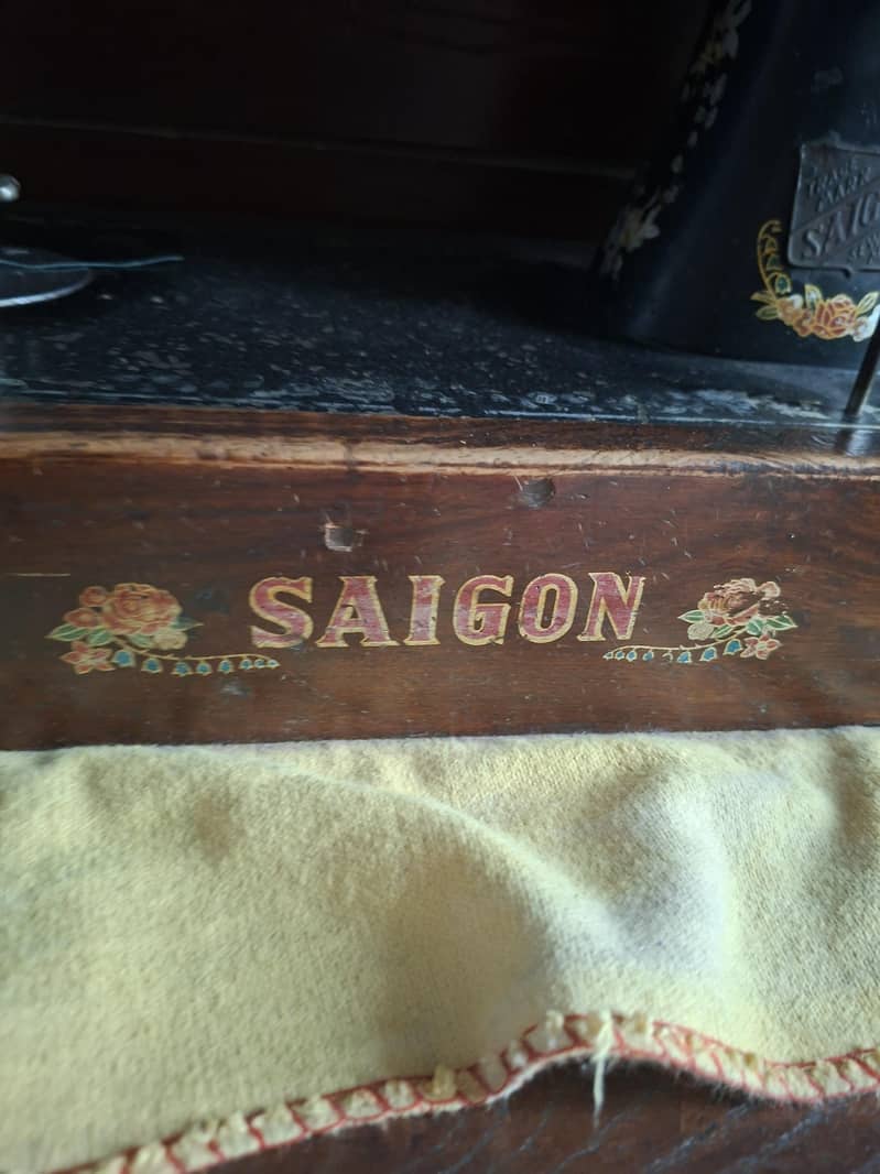 SAIGON sewing machine 1