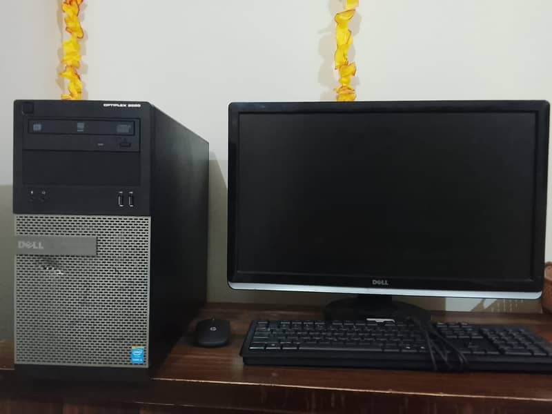 Dell Full Desktop Computer Set 0