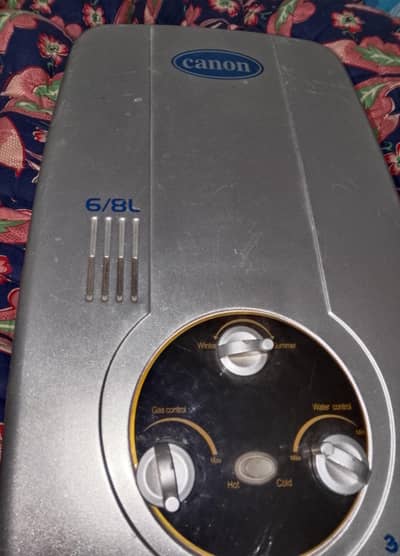 Canon instant gyser 8 liter.