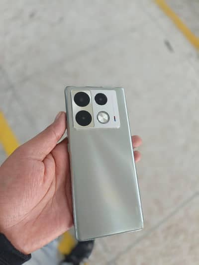 note 40 pro 12+12 ram 256gb rom 10by10 conditions powr bank