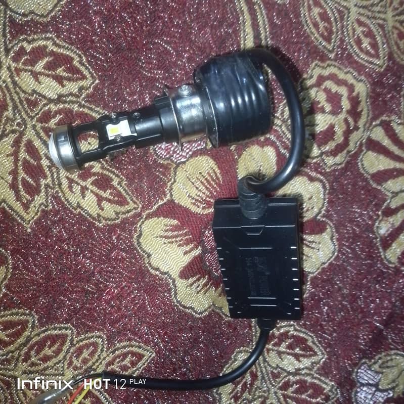 led projector mini light 1