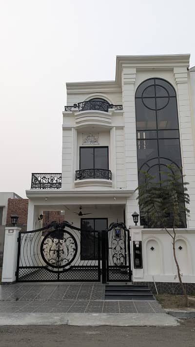 10 MARLA HOUSE AVAILABLE FOR SALE IN LAKE CITY BLOCK M2-A